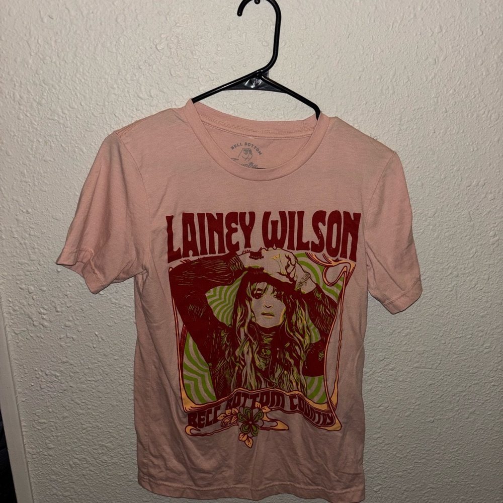 Lainey Wilson Graphic Tee - Pink Size Small